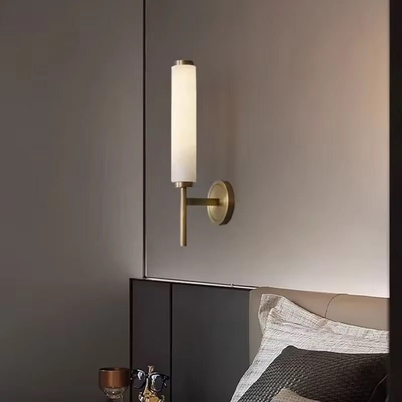 Luxor Wandlamp – Moderne Wandverlichting van Goud Messing met Opaline Glas | 47cm LED Sfeerverlichting voor Woonkamer, Hal of Slaapkamer