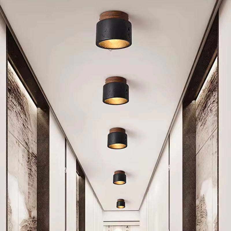 Luma Nero – Industriële Plafondlamp van Beton en Walnoothout