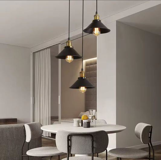 Aurum Triventi – Industriële Hanglamp Zwart & Goud (3-Lichts)