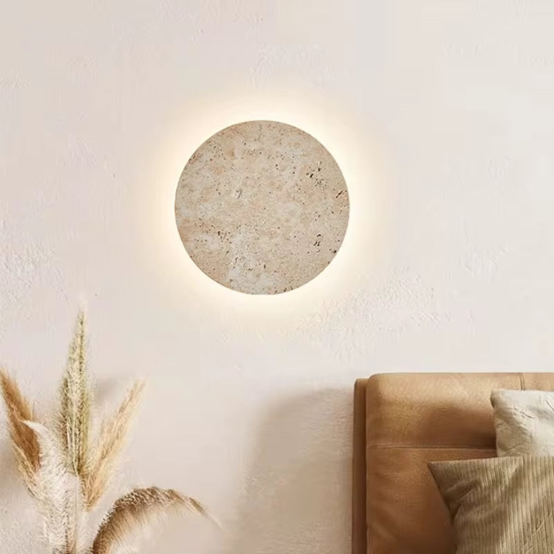 Luna Pietra – Ronde Wandlamp van Travertijnsteen (23 cm)