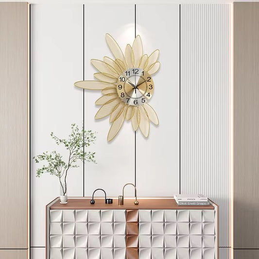 Florina Luxe Wandklok – Gouden Designklok met Bladmotief (55 x 46 cm)
