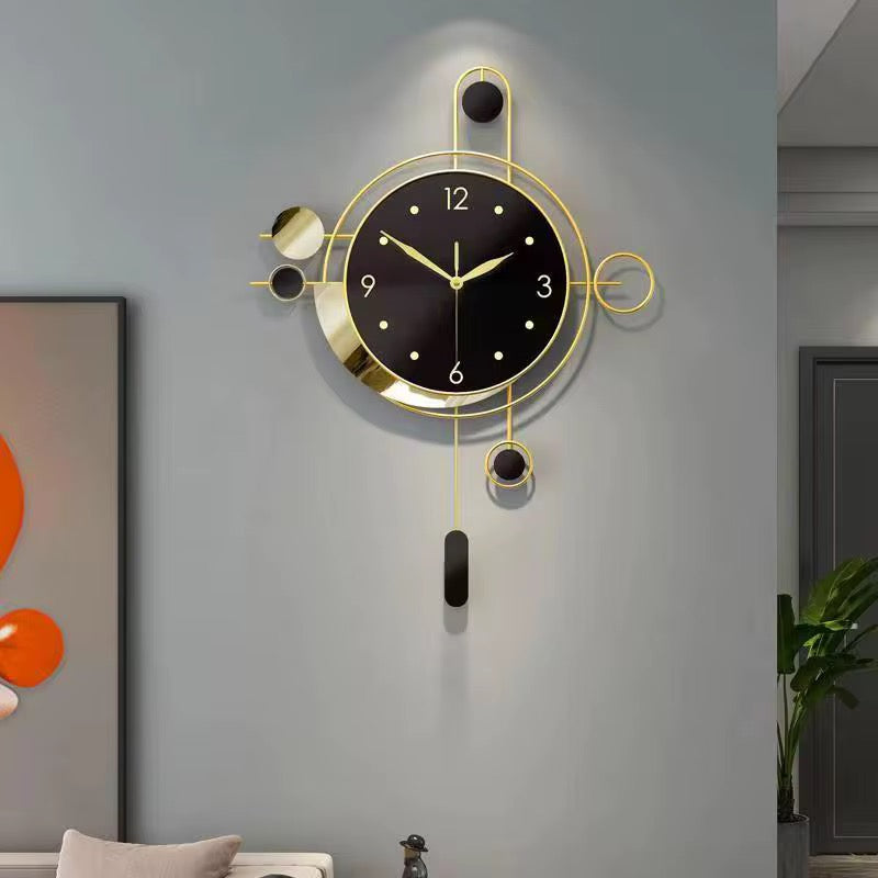 Orbis – Moderne wandklok met geometrisch design | Goud & zwart statement