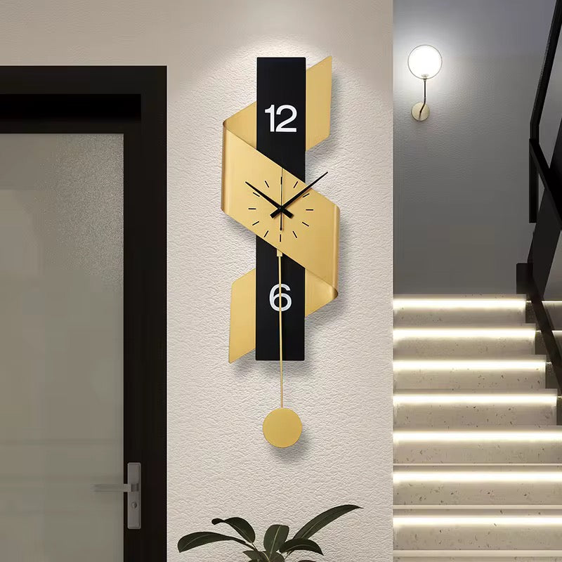 Vortica – Luxe wandklok met gedraaid design | Modern kunstobject