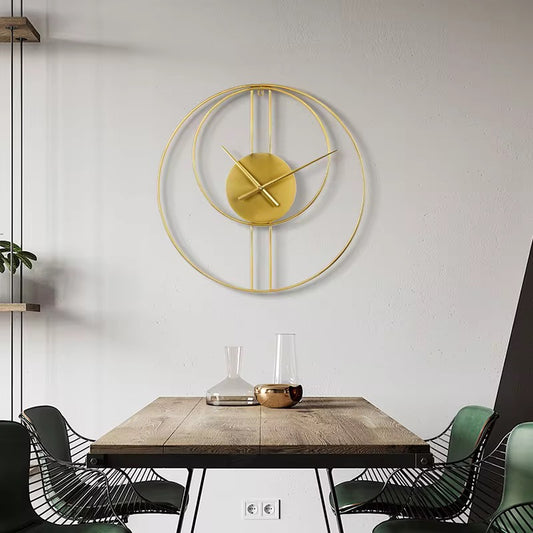 Aurora – Luxe wandklok met glasdecoratie en veerdesign | Modern & licht
