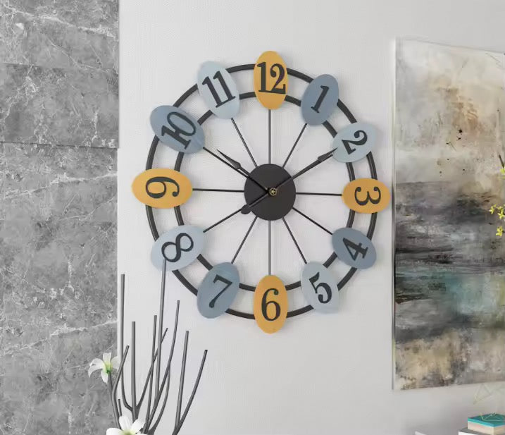 Ludo – Wandklok met speelse vormen & kleuren | Creatief modern design