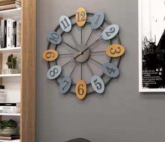 Ludo – Wandklok met speelse vormen & kleuren | Creatief modern design