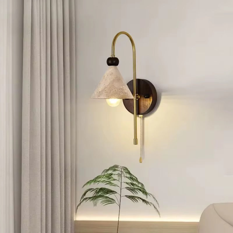 Wandlamp Terra Luxe – Betonlook & Walnootdesign met Messing Boog