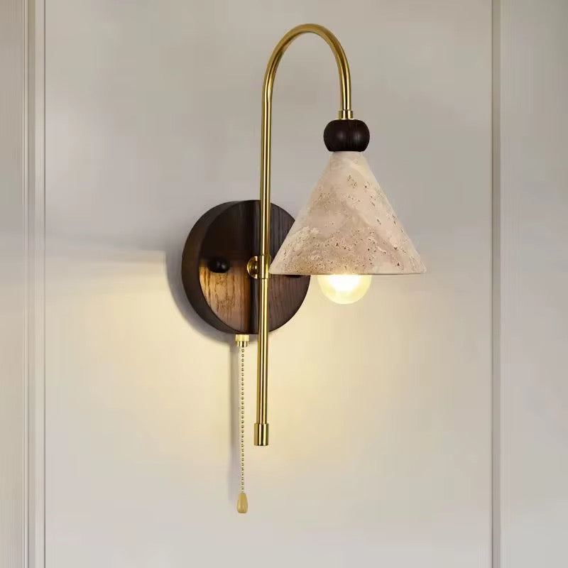 Wandlamp Terra Luxe – Betonlook & Walnootdesign met Messing Boog