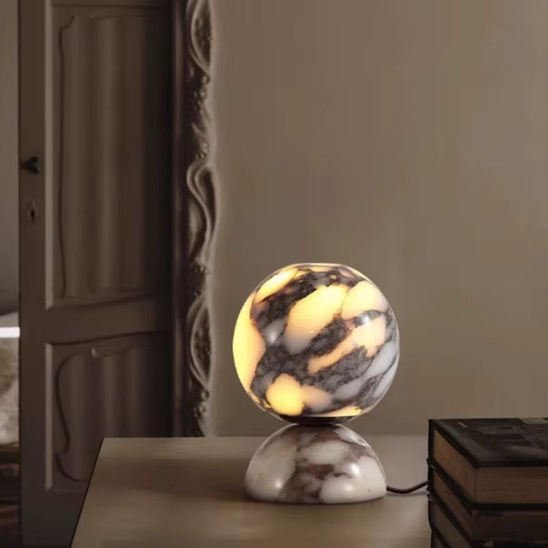 LumaGlobe – Sferische Marmeren Tafellamp (LED, Ø12 cm)