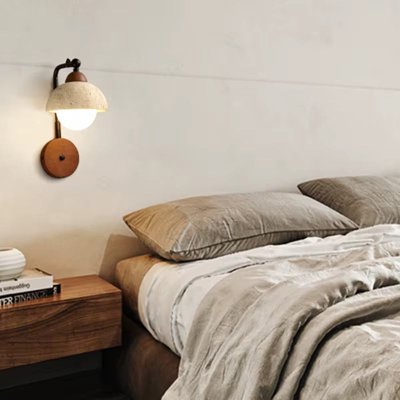 Valluna – Luxe Wandlamp van Travertijn en Hout met 180° Draaibare Kop