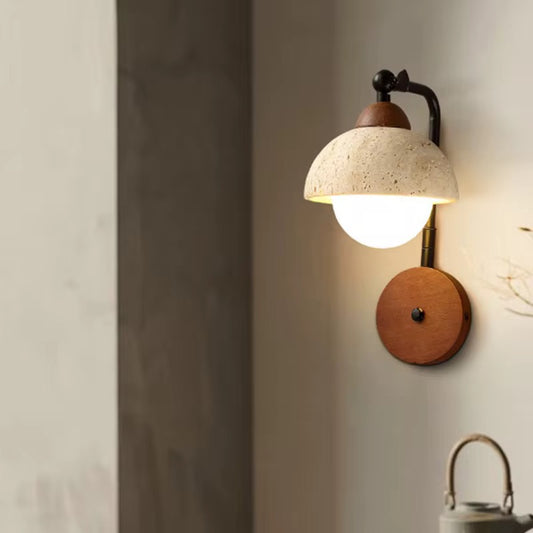 Valluna – Luxe Wandlamp van Travertijn en Hout met 180° Draaibare Kop